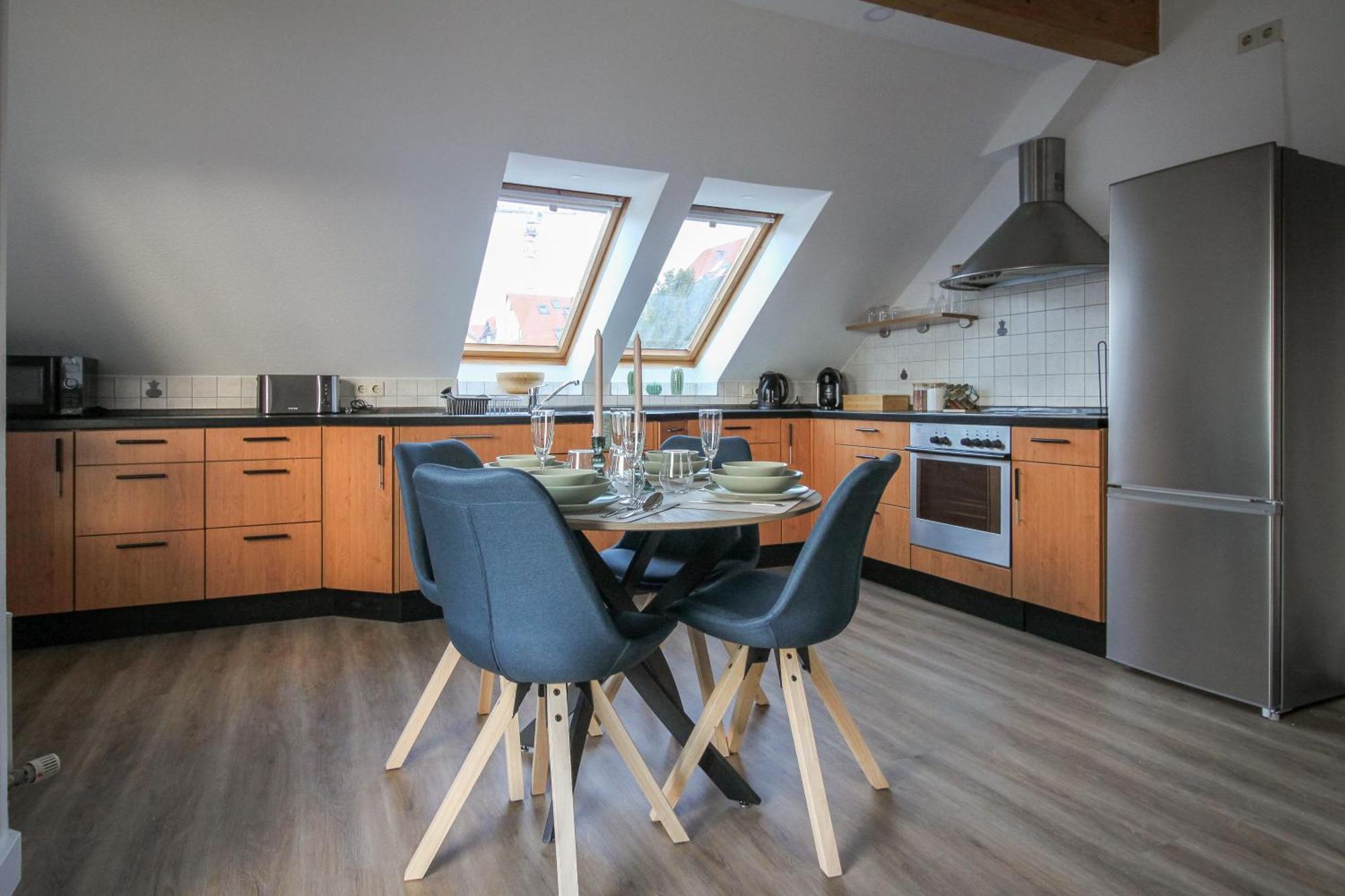 Njoy! Sonnig & Zentral - Queensize - Kaffee - Netflix - Balkon - Perfekt Fuer Business & Paare *
